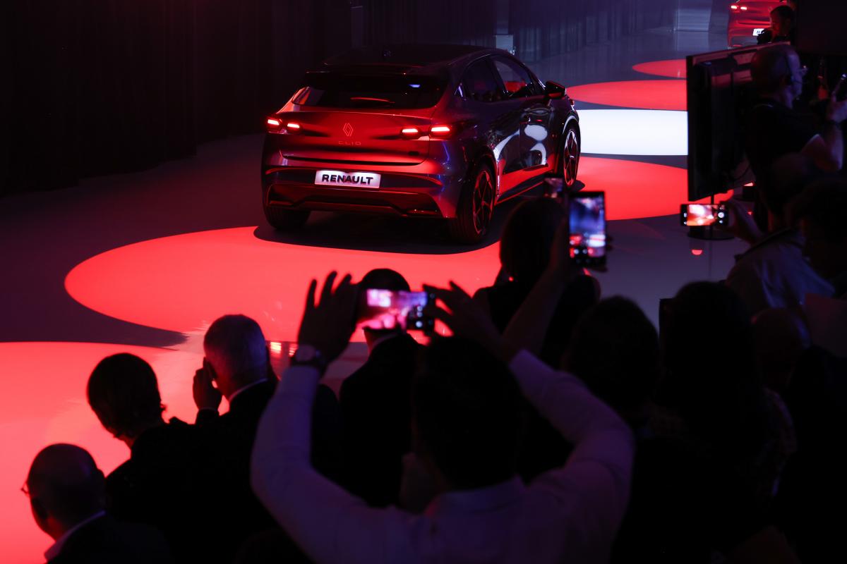 Renault updates best selling small car to keep chinese at bay